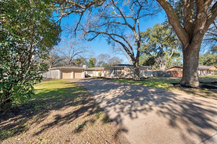 Property Photo:  1905 Avenue D  TX 77493 