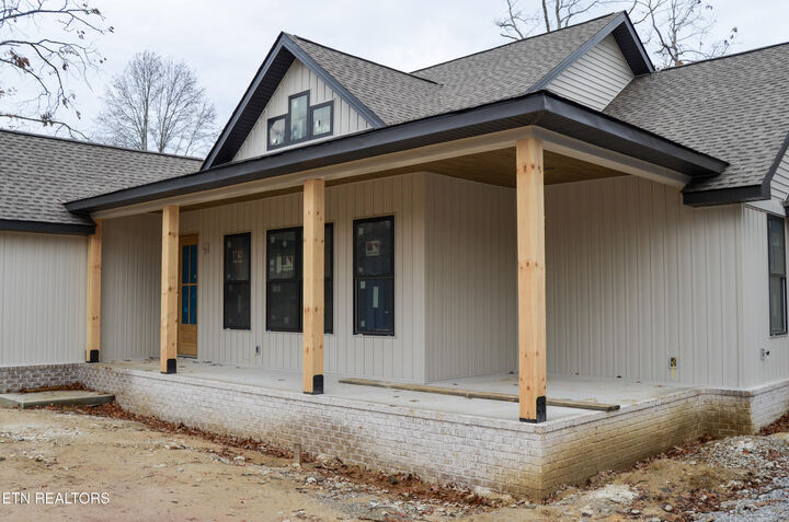 Property Photo:  124 Markham Lane  TN 38558 