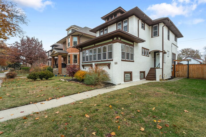 Property Photo:  808 S Euclid Avenue  IL 60304 