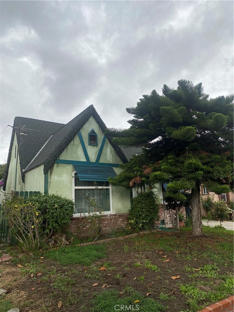 Property Photo: 8453 Cypress CA 90280