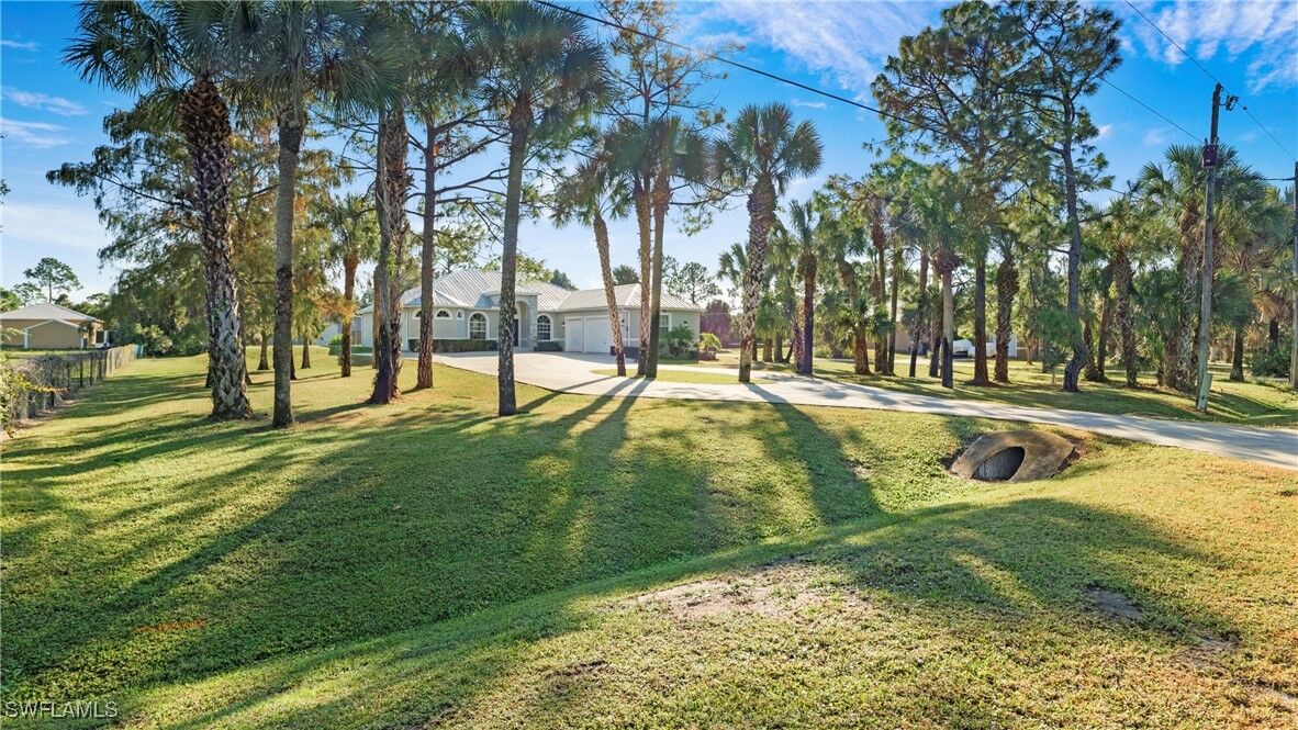Property Photo: 770 17th Street SW FL 34117