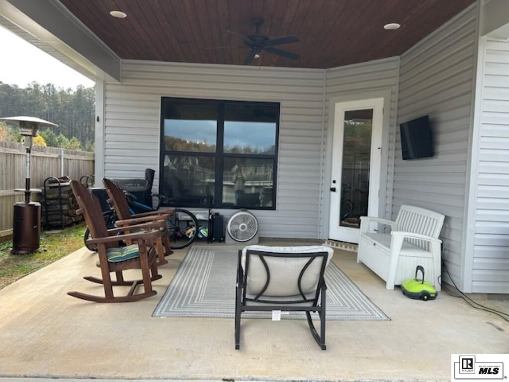 Property Photo:  424 Pelican Grove Drive  LA 71225 