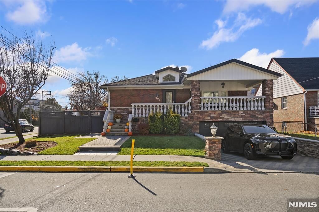 Property Photo:  202 Knox Avenue 1  NJ 07010 