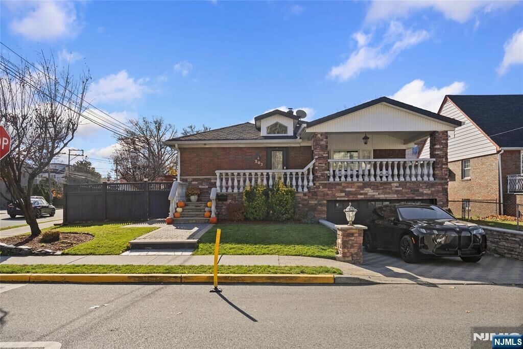 Property Photo:  202 Knox Avenue 1  NJ 07010 