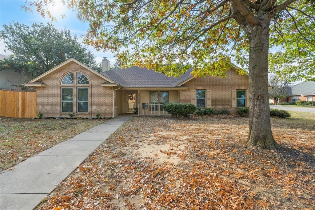 Property Photo: 6402 Rockland Drive TX 76016