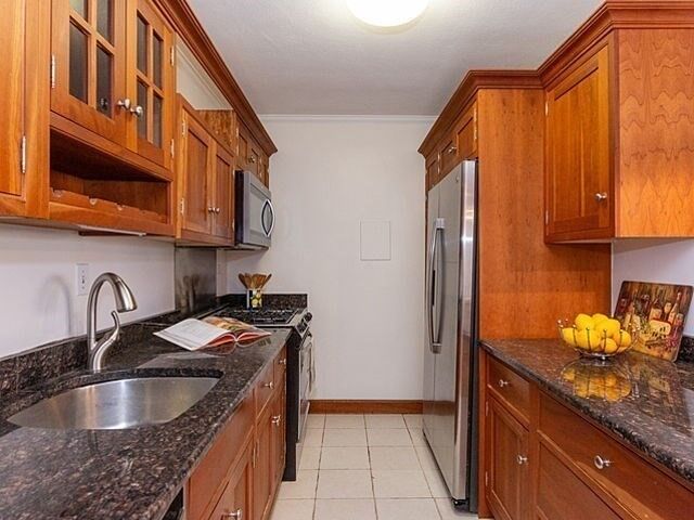 Property Photo:  6 Whittier Place 9E  MA 02114 