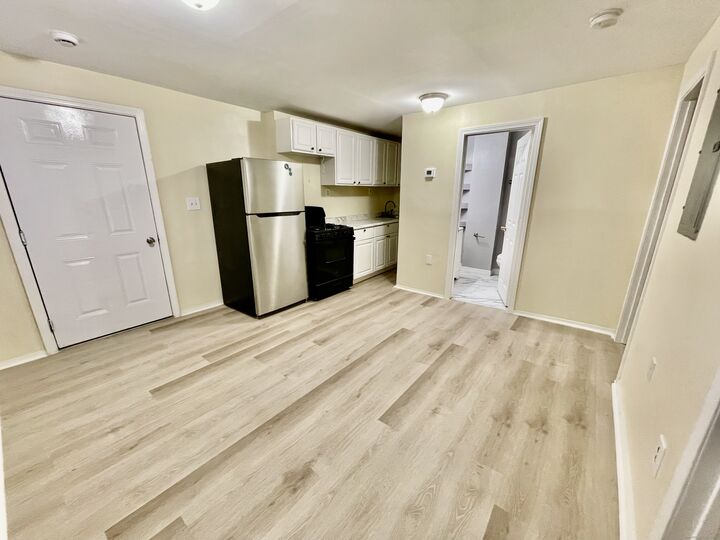 Property Photo:  92 West Main Street 1  CT 06066 