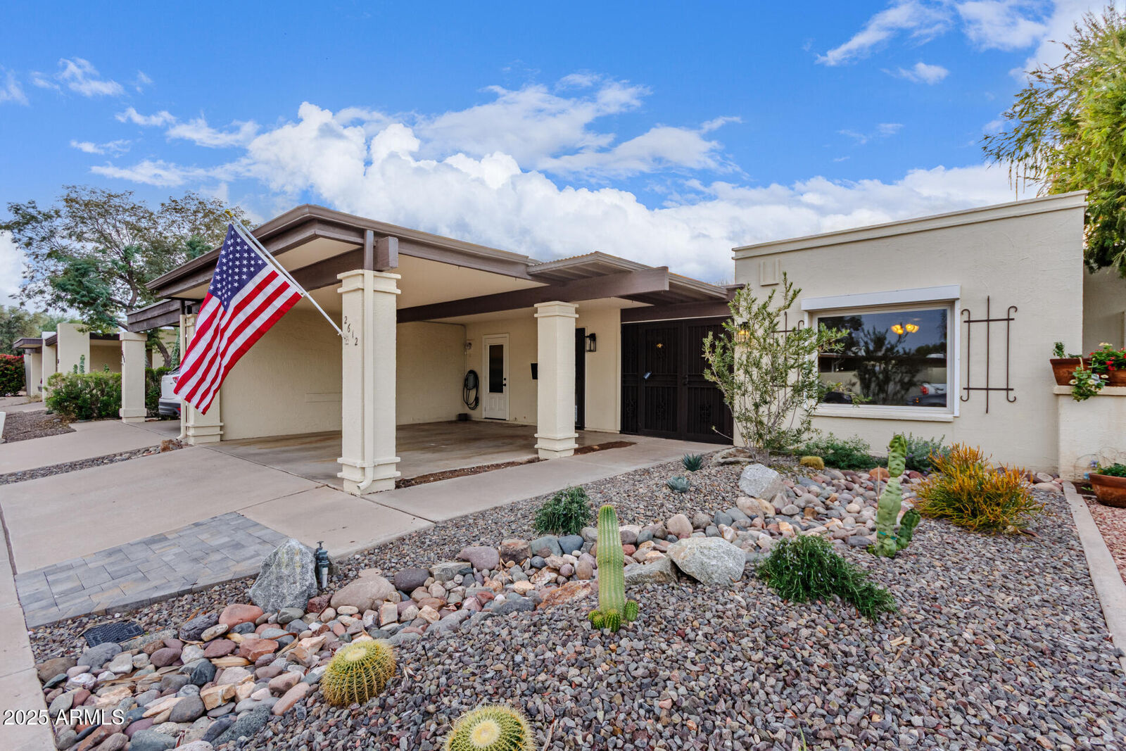 Property Photo:  2612 S Azalea Drive  AZ 85282 