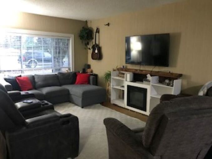 Property Photo: 33935 Pine Street BC V2S 2P4