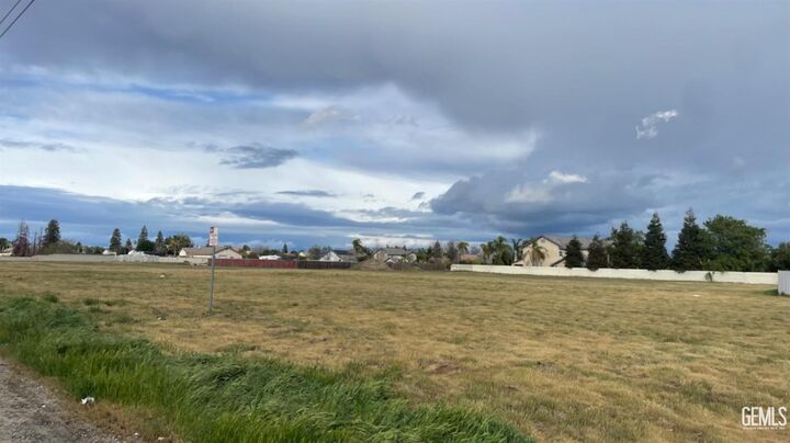 Property Photo:  7500 Wible  CA 93313 