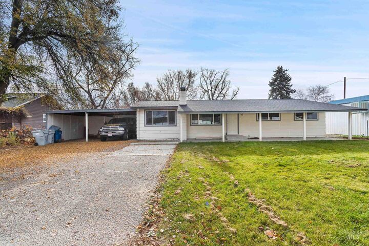 Property Photo:  737 Lake Lowell Ave  ID 83686 