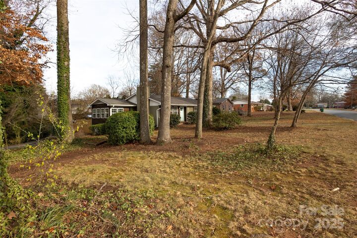 Property Photo: 3801 Sudbury Road NC 28205