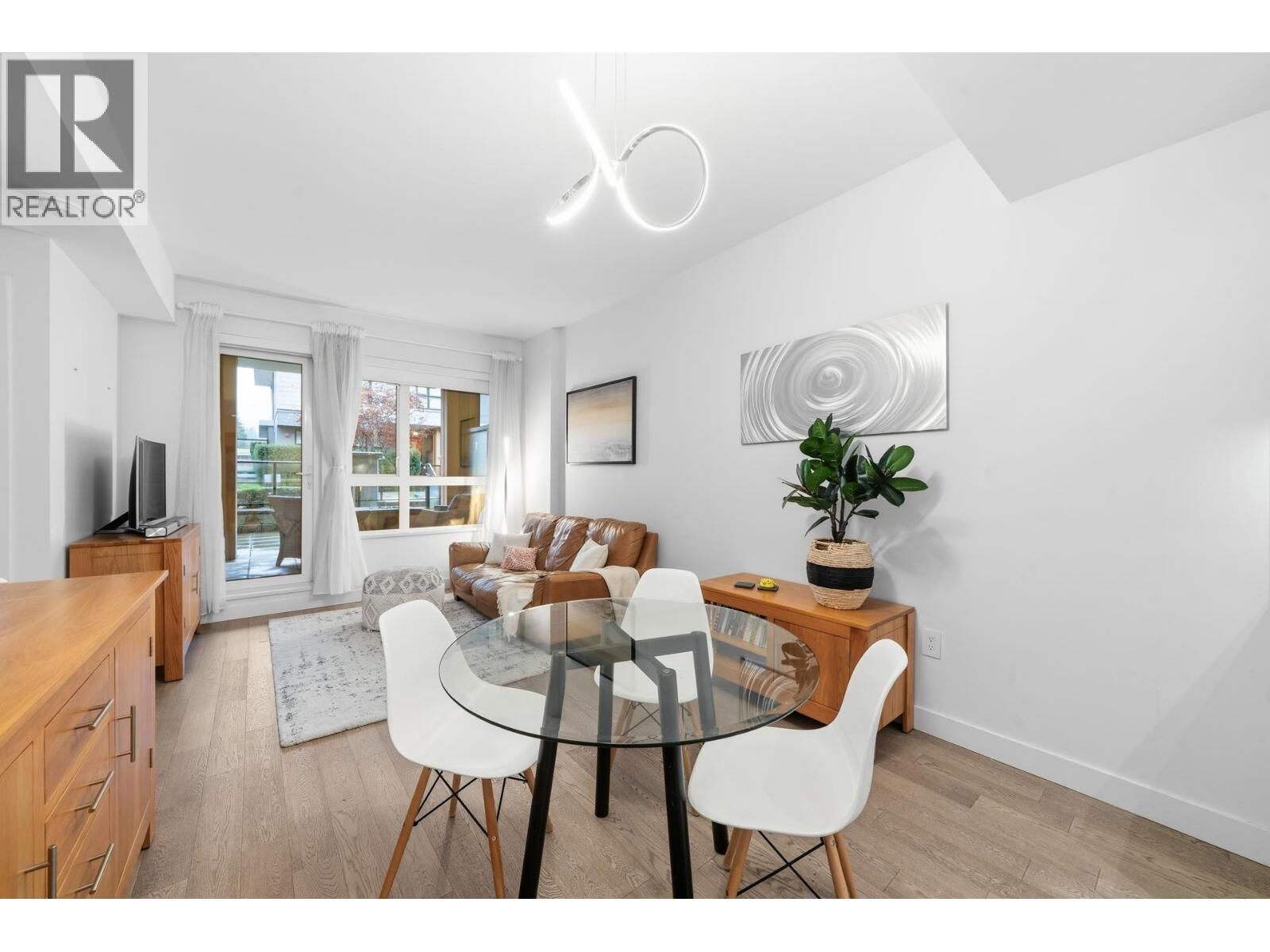 Property Photo: 3220 Connaught Crescent 201 BC V7R 0A5