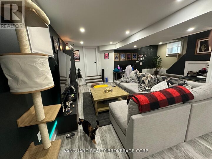 Property Photo:  172 Northcliffe Boulevard Basement  ON M6E 3K6 