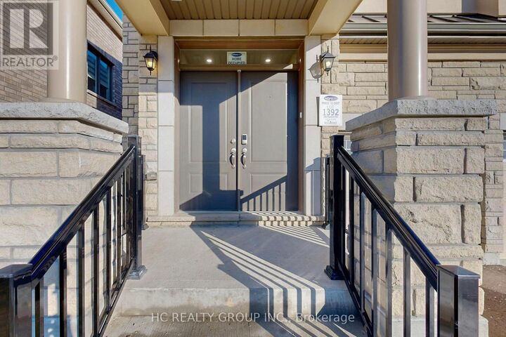 Property Photo:  3083 Paperbirch Trail  ON L1X 0N9 