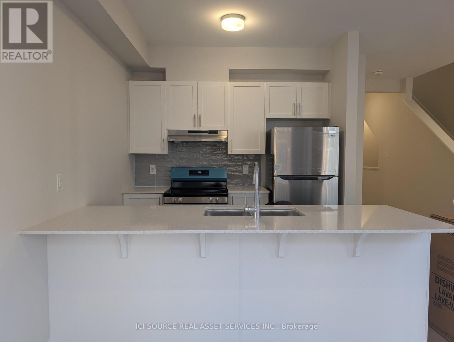 Property Photo:  375 Les Emmerson Drive  ON K2J 7L7 