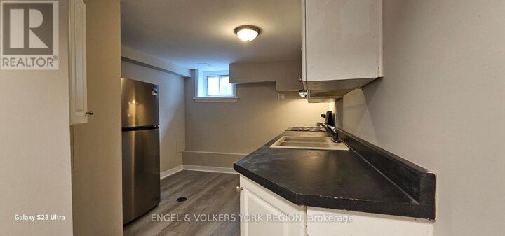 Property Photo:  46 Walter Avenue South B  ON L3Y 3P7 