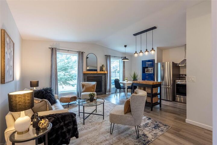 Property Photo: 244 Devonshire Drive MB R2C 4L7