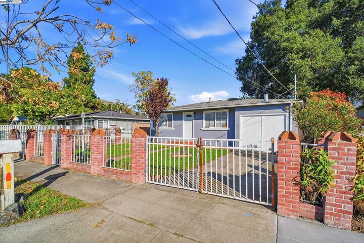 Property Photo: 38016 Vallejo St CA 94536
