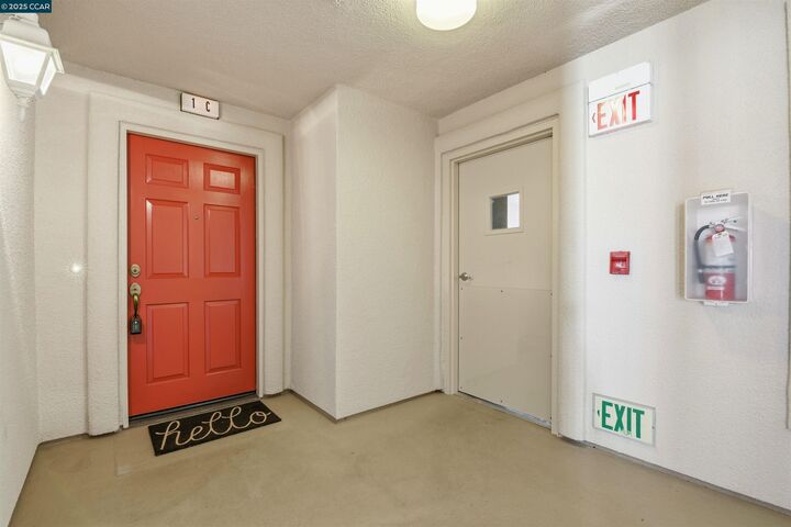 Property Photo:  5913 Horsemans Canyon 1C  CA 94595 