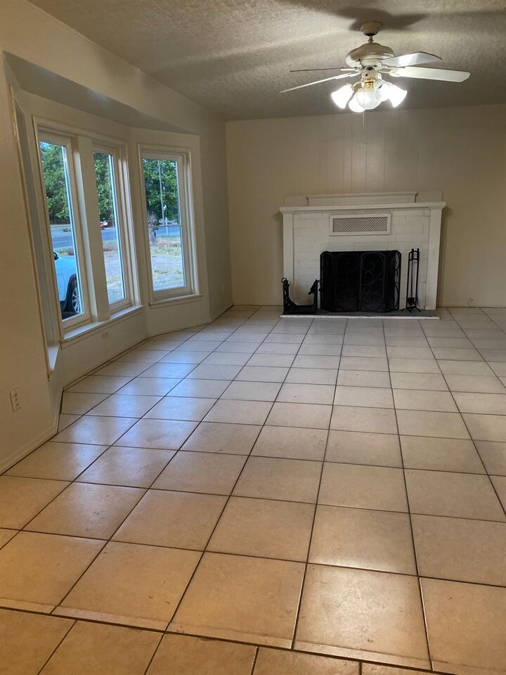 Property Photo:  1916 Ashlan  CA 93611 