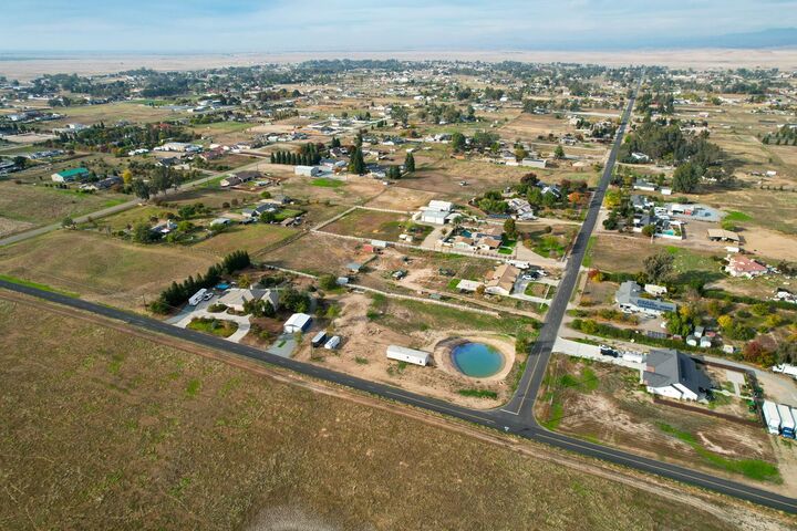 Property Photo: 37143 Avenue 16 CA 93636