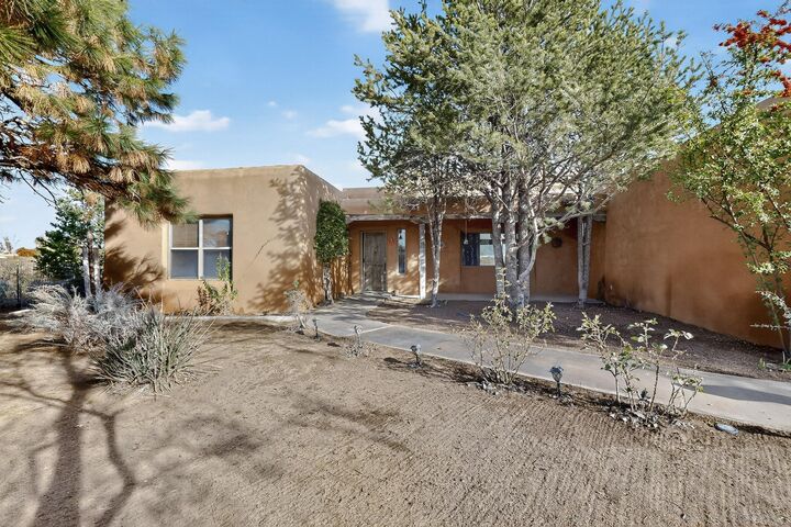 Property Photo: 252 Camino De La Tierra NM 87048