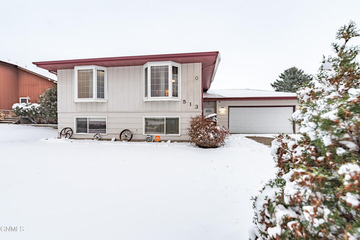 Property Photo: 513 32nd Street ND 58501