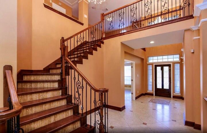 Property Photo: 7 Crest Gate TX 77082