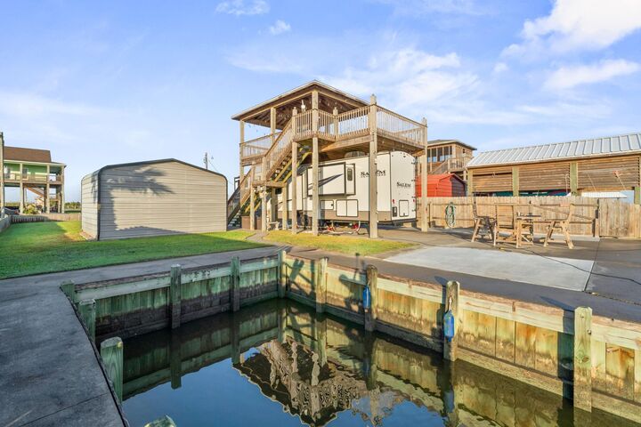 Property Photo: 1112 Mabry Street TX 77617