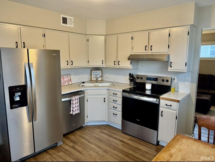 Property Photo: 1433 Greene Street IN 47546