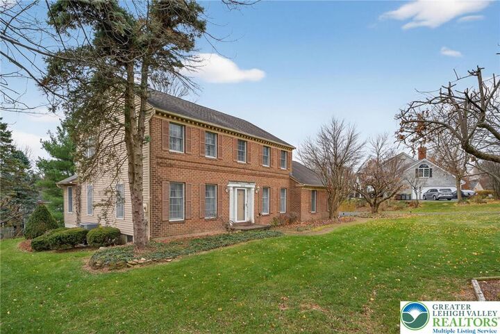 Property Photo:  5524 Willow Way  PA 18069 