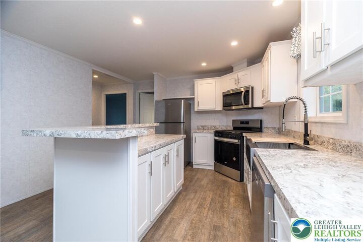 Property Photo:  465 Royal Manor Road Lot 6  PA 18042 