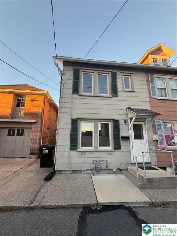 Property Photo:  644 Franklin Aly Avenue  PA 18018 
