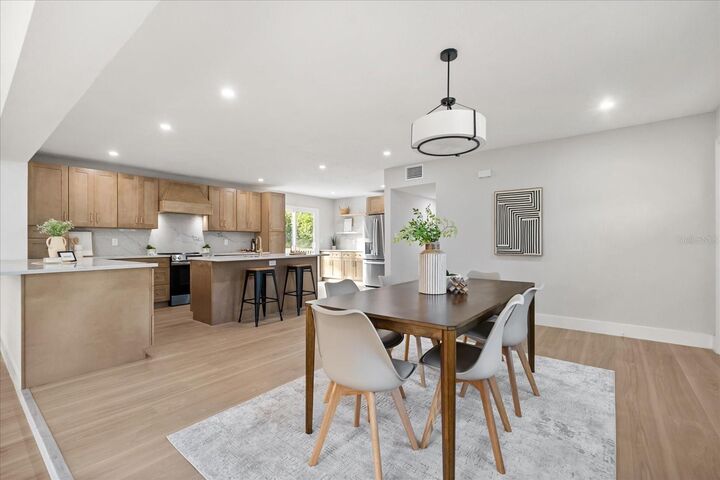 Property Photo: 5612 Ridgeway Drive FL 32819