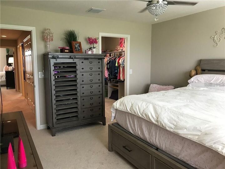 Property Photo:  6911 Woodchase Glen Drive  FL 33578 