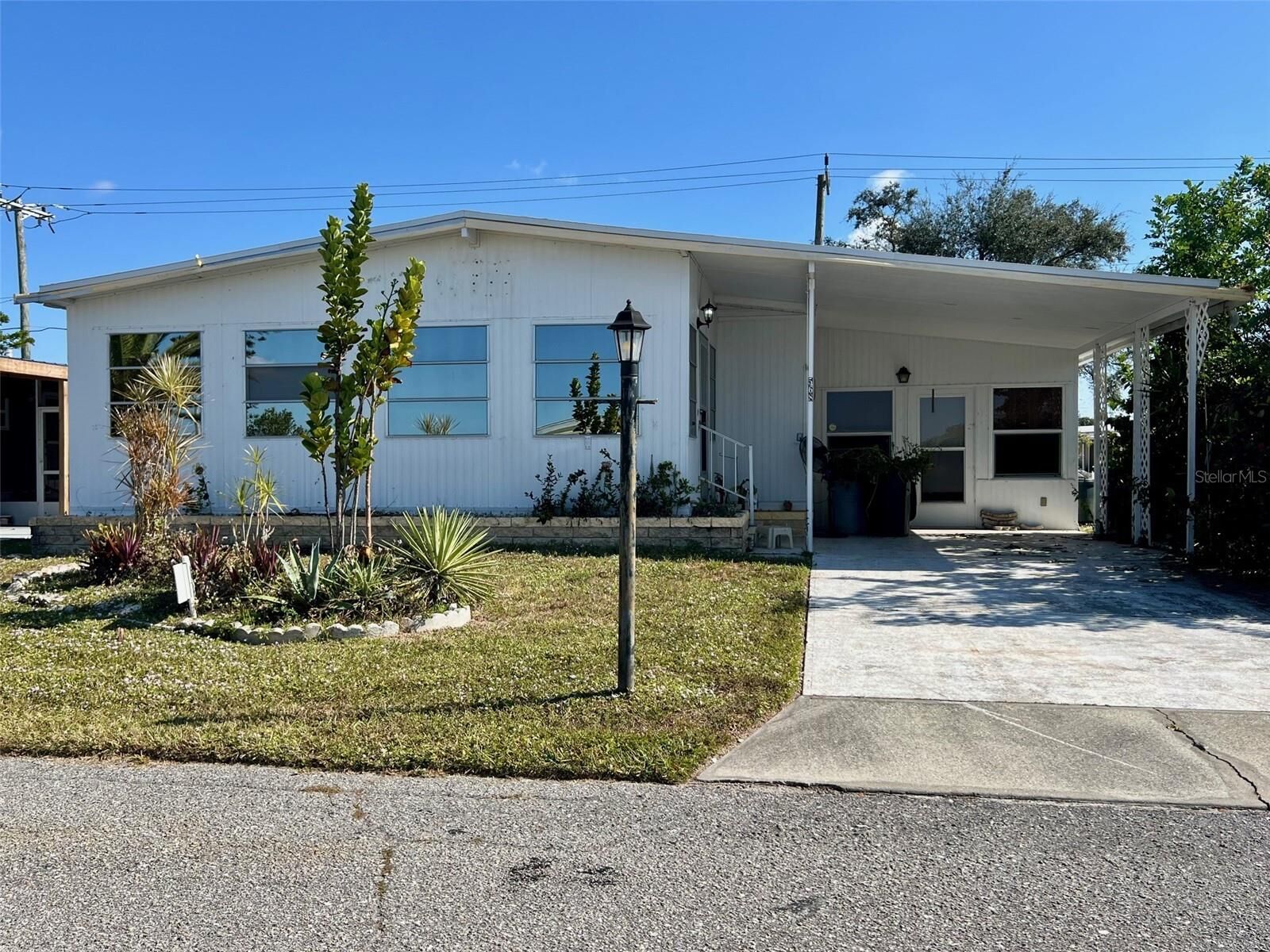 Property Photo: 568 Fairmount Drive FL 34287
