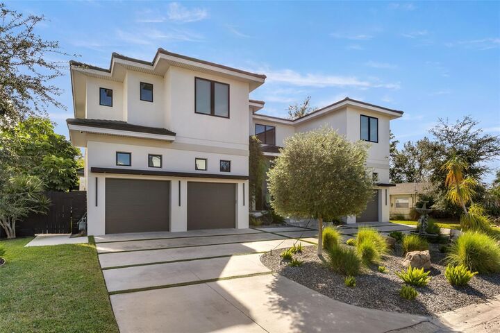 Property Photo: 4924 W San Rafael Street FL 33629