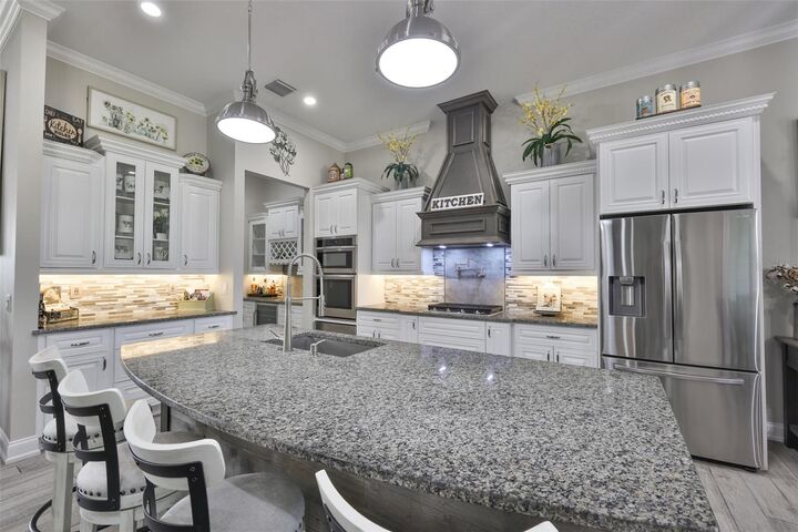 Property Photo:  3108 Midway Road  FL 33565 