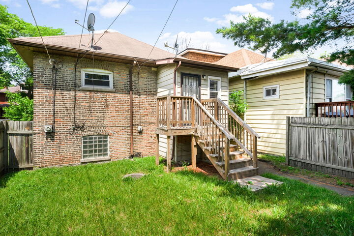 Property Photo: 7545 S Ridgeland Avenue IL 60649