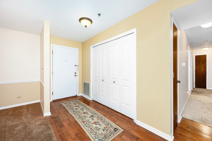 Property Photo:  127 Acacia Circle 304  IL 60525 