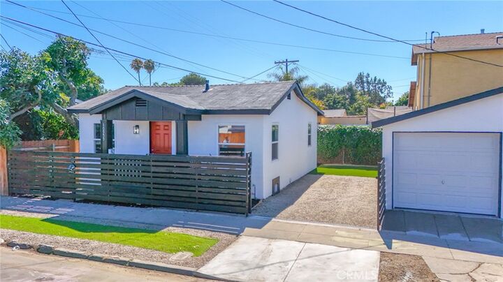 Property Photo:  10955 S Spring Street  CA 90061 
