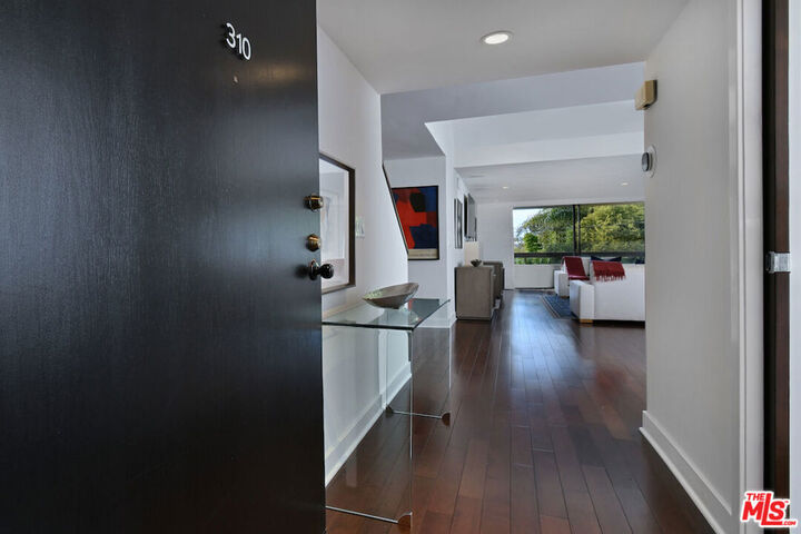 Property Photo: 851 N Kings Road 310 CA 90069