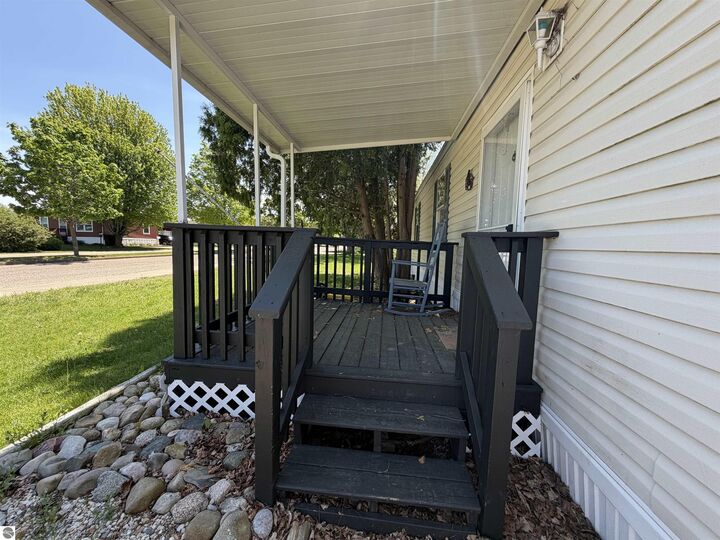 Property Photo:  403 Farm Lane  MI 49601 