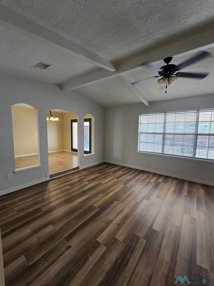 Property Photo:  309 Chanticleer Place  NM 88101 