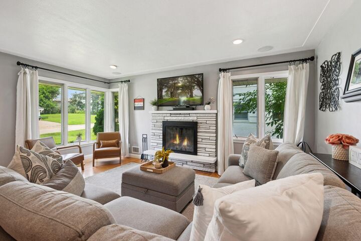 Property Photo:  4917 Lantana Lane  MN 55435 