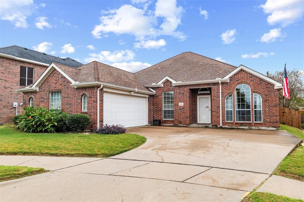 Property Photo:  304 Briar Cove Circle  TX 75154 