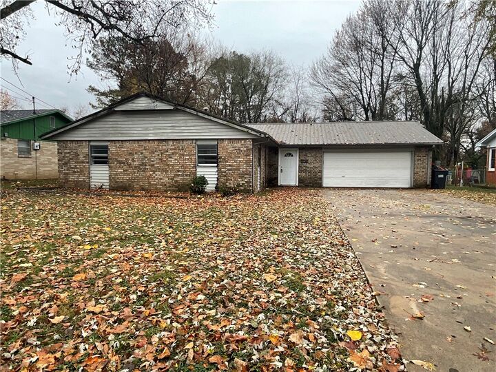 303 Sanders Avenue  Springdale AR 72764 photo