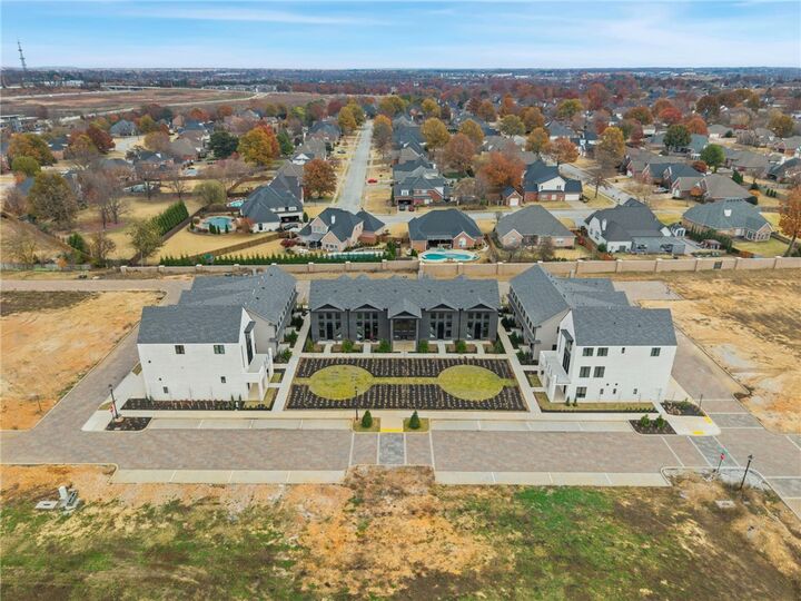 Property Photo: 4601 S 47th Street AR 72758