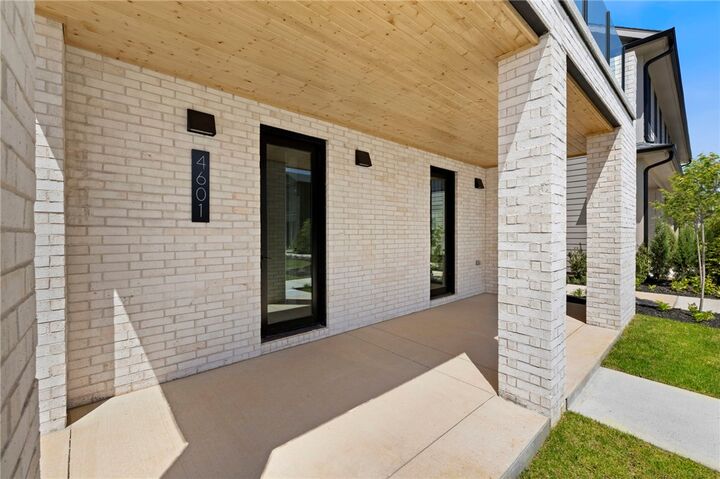 Property Photo:  4601 S 47th Street  AR 72758 